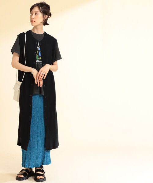 Ray BEAMS（レイビームス）の「Champion × Ray BEAMS / 別注 ノーカラー ワンピース（ワンピース・レディース・ブラウン系その他5/ライトグレー/ブラック・ONE SIZE）」の5枚目の写真