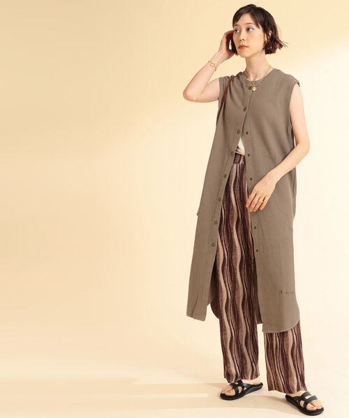 Ray BEAMS（レイビームス）の「Champion × Ray BEAMS / 別注 ノーカラー ワンピース（ワンピース・レディース・ブラウン系その他5/ライトグレー/ブラック・ONE SIZE）」の19枚目の写真