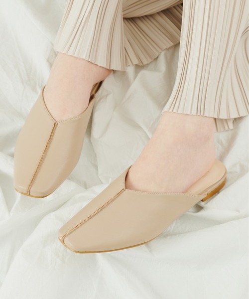 COLONY 2139（コロニートゥーワンスリーナイン）の「切替フラットミュール（サンダル・レディース・アイボリー/モカ/ブラック・24.5cm/22.5cm/23.5cm）」の3枚目の写真