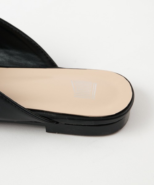 COLONY 2139（コロニートゥーワンスリーナイン）の「切替フラットミュール（サンダル・レディース・アイボリー/モカ/ブラック・24.5cm/22.5cm/23.5cm）」の14枚目の写真