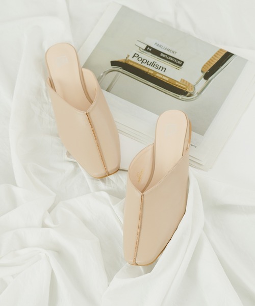 COLONY 2139（コロニートゥーワンスリーナイン）の「切替フラットミュール（サンダル・レディース・アイボリー/モカ/ブラック・24.5cm/22.5cm/23.5cm）」の6枚目の写真