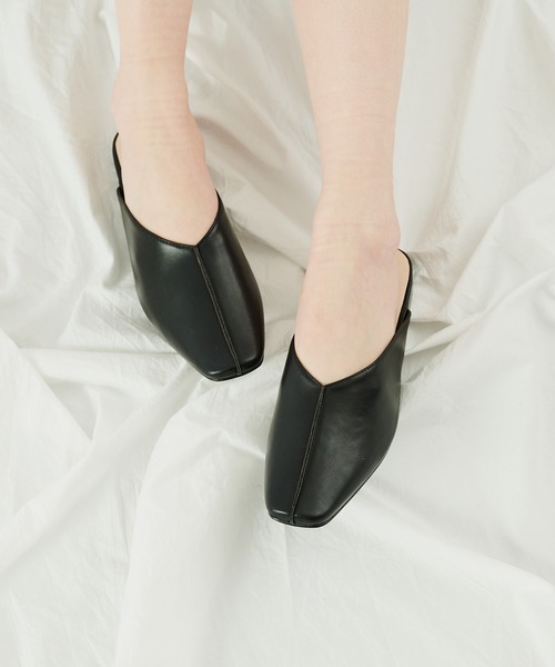 COLONY 2139（コロニートゥーワンスリーナイン）の「切替フラットミュール（サンダル・レディース・アイボリー/モカ/ブラック・24.5cm/22.5cm/23.5cm）」の16枚目の写真