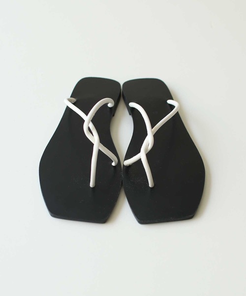 CANAL JEAN（キャナルジーン）の「via j(ヴィアジェイ) クロス紐ペタサンダル（サンダル・レディース・ホワイト/ブラック/ベージュ/イエロー/オレンジ・38/39/37）」の10枚目の写真