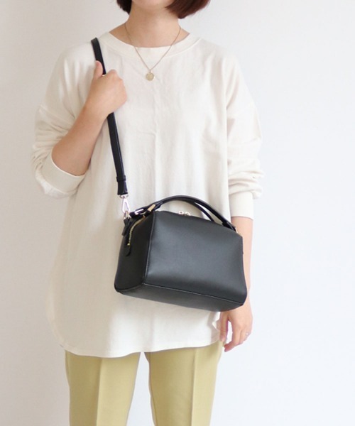 T・S・L(ティーエスエル)の「かまぼこ型2wayミニボストンバッグ(ボストンバッグ・レディース・ブラック/アイボリー/ミント/ピンクベージュ・FREE)」の3枚目の写真