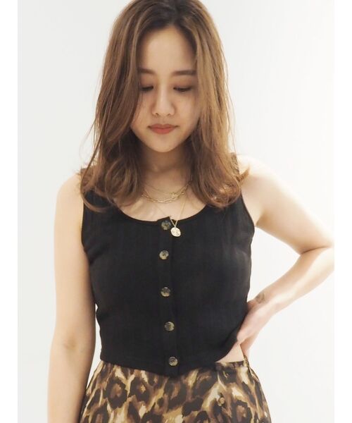 EVRIS（エヴリス）の「フロントボタンショートタンク（タンクトップ・レディース・ホワイト/グリーン/ブラック/ブラウン・FREE）」の3枚目の写真