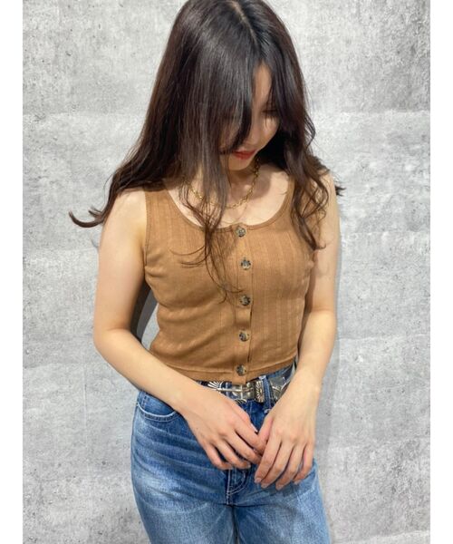 EVRIS（エヴリス）の「フロントボタンショートタンク（タンクトップ・レディース・ホワイト/グリーン/ブラック/ブラウン・FREE）」の10枚目の写真