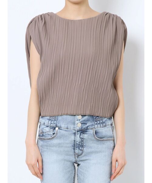 EMODA（エモダ）の「プリーツボックスタンクトップ（Tシャツ/カットソー・レディース・ベージュ/イエロー/ブルー/ブラック・FREE）」の2枚目の写真