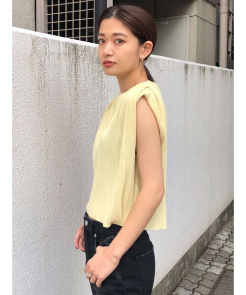 EMODA（エモダ）の「プリーツボックスタンクトップ（Tシャツ/カットソー・レディース・ベージュ/イエロー/ブルー/ブラック・FREE）」の10枚目の写真