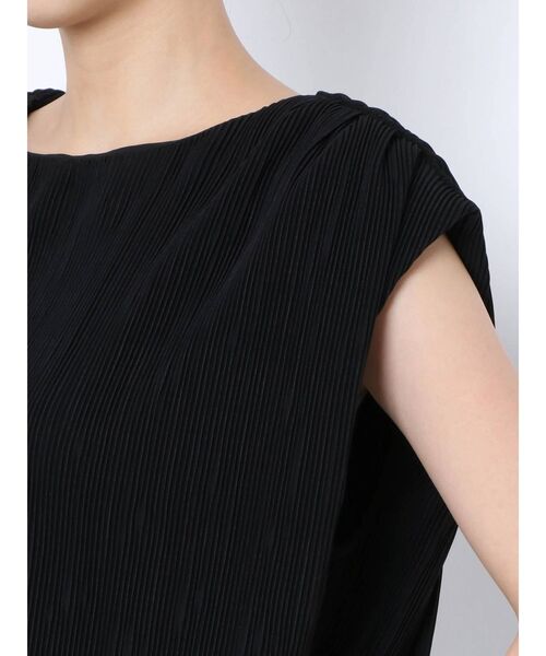 EMODA（エモダ）の「プリーツボックスタンクトップ（Tシャツ/カットソー・レディース・ベージュ/イエロー/ブルー/ブラック・FREE）」の18枚目の写真