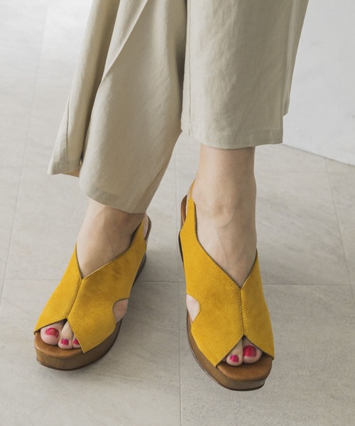 eness（エネス）の「ENESS　別注スエードサボサンダル（サンダル・レディース・ベージュ系その他/イエロー系その他・38/37）」の8枚目の写真