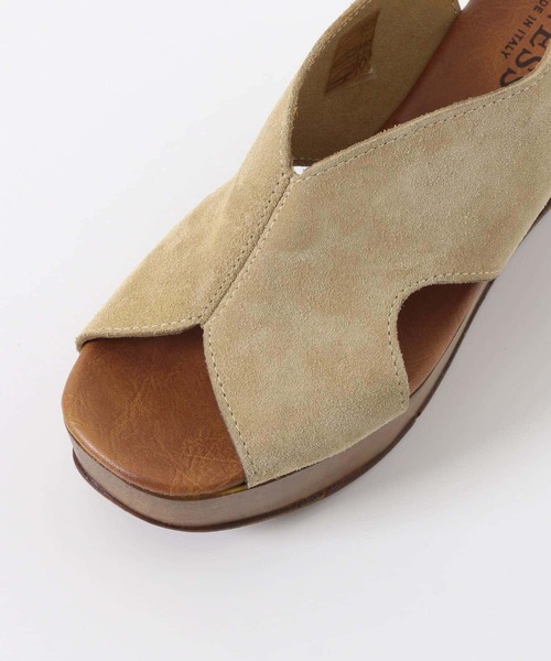 eness（エネス）の「ENESS　別注スエードサボサンダル（サンダル・レディース・ベージュ系その他/イエロー系その他・38/37）」の14枚目の写真