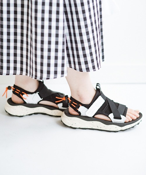 haco!（ハコ）の「Flower MOUNTAIN 毎日のコーデを格上げ！ハイスペックアウトドアサンダル NAZCA（サンダル・レディース・ホワイト系その他/ブラック系その他・1/2/4/3/5）」の2枚目の写真