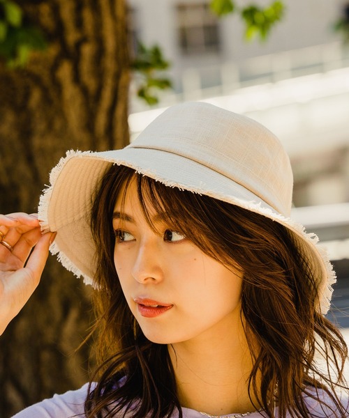 BAYFLOW(ベイフロー)の「コットンリネンフリンジハット(ハット・レディース・カーキ/ナチュラル・FREE)」の2枚目の写真