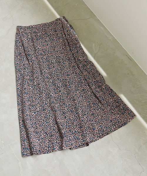 cardo fabrica（カルドファブリカ）の「●レーヨンデシン小花プリント  後ろギャザースカート（スカート・レディース・ブラック/マスタード・FREE）」の2枚目の写真
