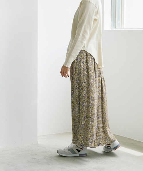 cardo fabrica（カルドファブリカ）の「●レーヨンデシン小花プリント  後ろギャザースカート（スカート・レディース・ブラック/マスタード・FREE）」の10枚目の写真