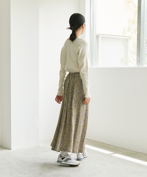 cardo fabrica（カルドファブリカ）の「●レーヨンデシン小花プリント  後ろギャザースカート（スカート・レディース・ブラック/マスタード・FREE）」の8枚目の写真