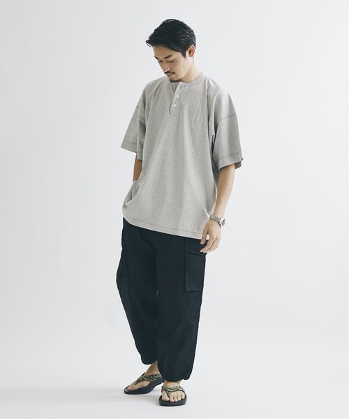 Healthknit(ヘルスニット)の「【Healthknit×JOURNAL STANDARD/ヘルスニット】別注 Henry neck FAT Tシャツ(Tシャツ/カットソー・メンズ・ホワイト/グレー・LARGE/MEDIUM)」の13枚目の写真