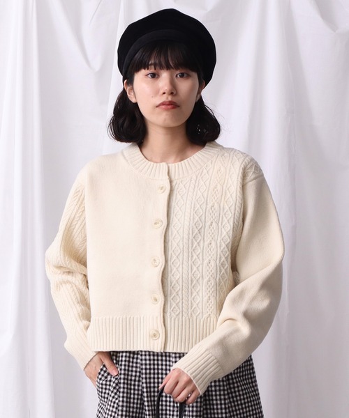 Lene（レネ）の「スパニッシュメリノ/アラン編み シュートカーディガン（カーディガン/ボレロ・レディース・レッド/アイボリー/ブラック・FREE）」の2枚目の写真