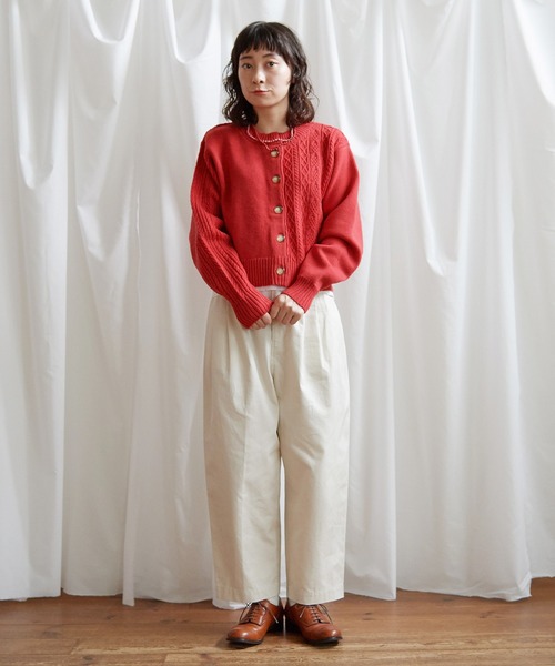 Lene（レネ）の「スパニッシュメリノ/アラン編み シュートカーディガン（カーディガン/ボレロ・レディース・レッド/アイボリー/ブラック・FREE）」の5枚目の写真