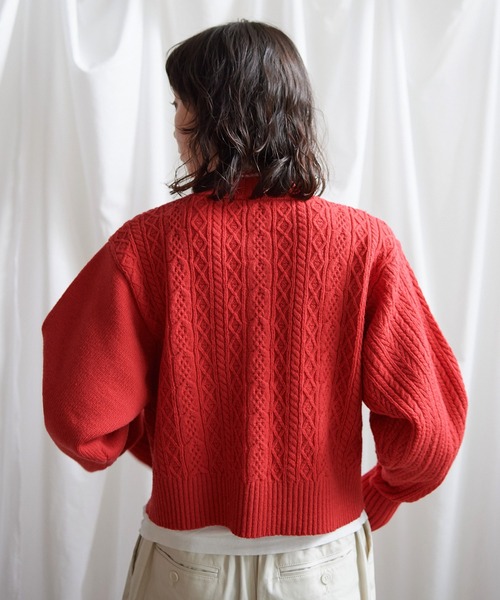 Lene（レネ）の「スパニッシュメリノ/アラン編み シュートカーディガン（カーディガン/ボレロ・レディース・レッド/アイボリー/ブラック・FREE）」の11枚目の写真