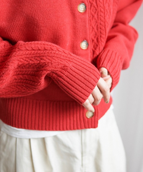 Lene（レネ）の「スパニッシュメリノ/アラン編み シュートカーディガン（カーディガン/ボレロ・レディース・レッド/アイボリー/ブラック・FREE）」の9枚目の写真