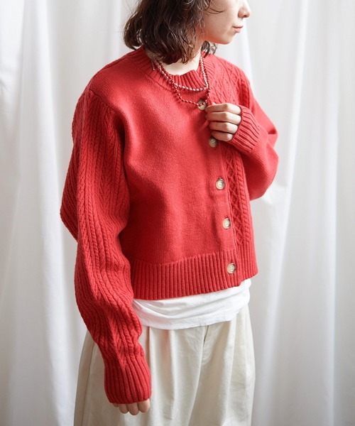 Lene（レネ）の「スパニッシュメリノ/アラン編み シュートカーディガン（カーディガン/ボレロ・レディース・レッド/アイボリー/ブラック・FREE）」の8枚目の写真