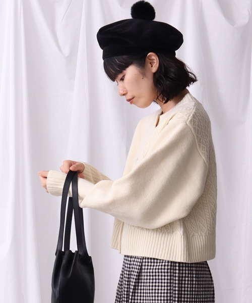 Lene（レネ）の「スパニッシュメリノ/アラン編み シュートカーディガン（カーディガン/ボレロ・レディース・レッド/アイボリー/ブラック・FREE）」の20枚目の写真