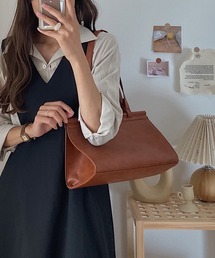 LAUIR | エンボススクエアトートバッグ(トートバッグ)