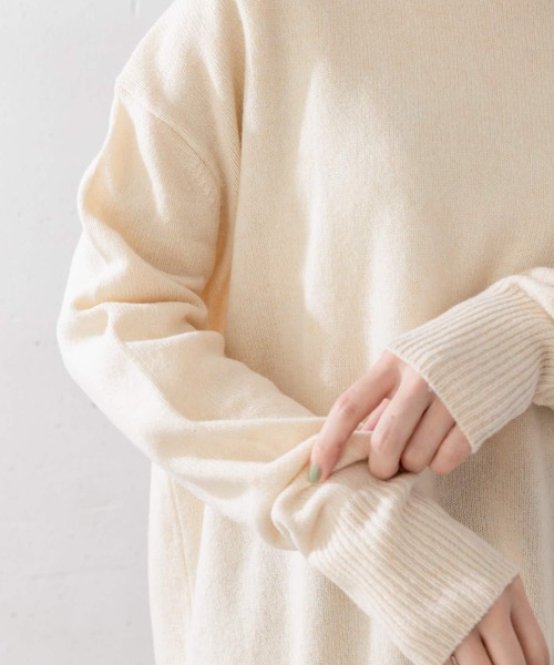 URBAN RESEARCH Sonny Label（アーバンリサーチサニーレーベル）の「『WEB限定』RICH SOFT WOOLワイドルーズプルオーバー（ニット/セーター・レディース・ピンク系その他/ベージュ系その他/ブラック・FREE）」の4枚目の写真