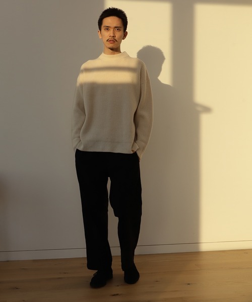 BEAMS LIGHTS(ビームスライツ)の「BEAMS LIGHTS / ラムズウール クルーネック ニット 21(ニット/セーター・メンズ・グレー/オフホワイト/ブラウン/ゴールド・LARGE/MEDIUM/SMALL)」の17枚目の写真