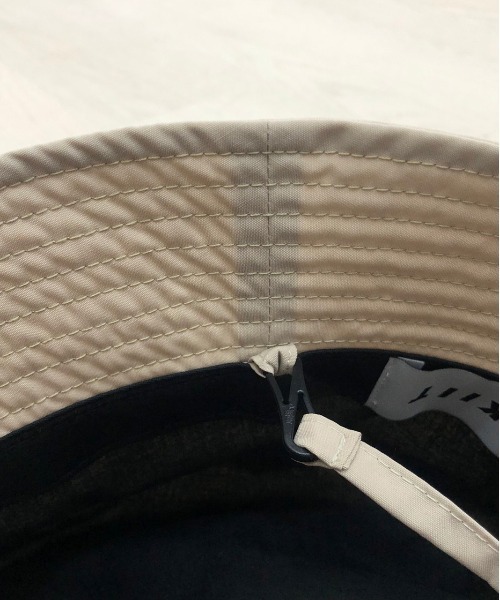 KIIT(キート)の「KIIT キート / × MASACA HAT WOOL BLEND POLYESTER TAFFETA BUCKET HAT マサカハット別注 ウールブレンドポリエステルタフタ バケットハット / KIM-A57-501(ハット・メンズ・ダークブラウン/ライトベージュ/ダークネイビー・FREE)」の7枚目の写真