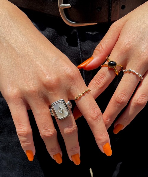 D.U.E(ディー・ユー・イー)の「D.U.E Shell Signature Ring(リング・レディース・シルバー/ゴールド・#9/#15/#13/#11/#17)」の7枚目の写真
