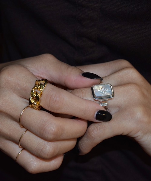 D.U.E(ディー・ユー・イー)の「D.U.E Shell Signature Ring(リング・レディース・シルバー/ゴールド・#9/#15/#13/#11/#17)」の3枚目の写真