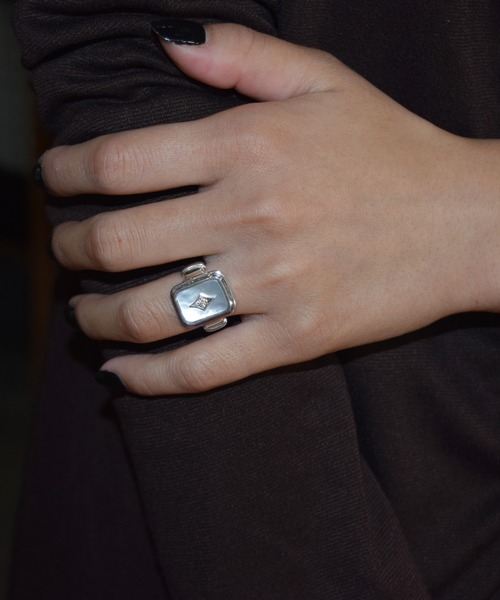 D.U.E(ディー・ユー・イー)の「D.U.E Shell Signature Ring(リング・レディース・シルバー/ゴールド・#9/#15/#13/#11/#17)」の4枚目の写真