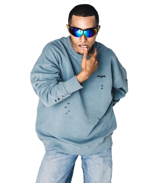 BAD BOY(バッドボーイ)の「BAD BOY×PRDX オーバーサイズ ダメージ ピグメントスウェットトレーナー(スウェット・メンズ・ブラック/グレー・M/L)」の2枚目の写真