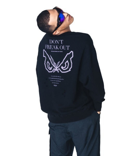 BAD BOY(バッドボーイ)の「BAD BOY×PRDX オーバーサイズ ダメージ ピグメントスウェットトレーナー(スウェット・メンズ・ブラック/グレー・M/L)」の1枚目の写真