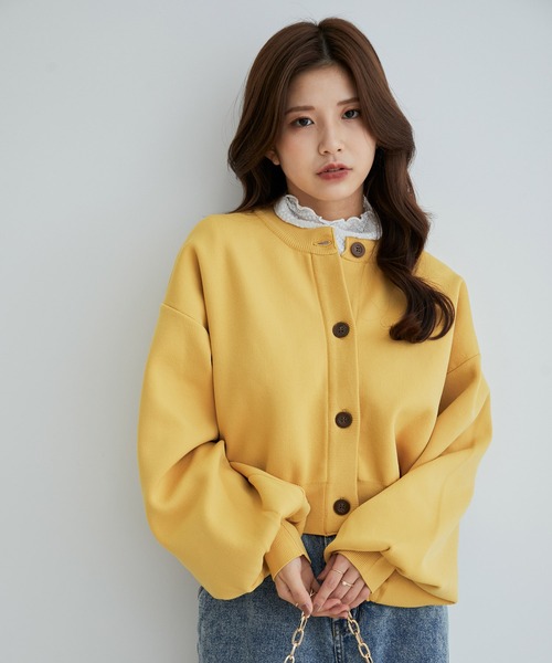 vis-`a-vis（ビサビ）の「【WEB限定】【高橋愛コラボ】スポンジニットクルーネックカーディガン【セットアップ対応】（カーディガン/ボレロ・レディース・ダークブラウン/キナリ/ピンク/ブラック/イエロー・FREE）」の4枚目の写真