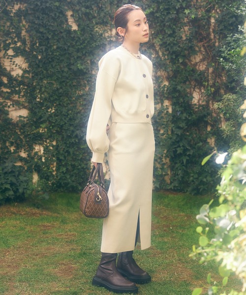 vis-`a-vis（ビサビ）の「【WEB限定】【高橋愛コラボ】スポンジニットクルーネックカーディガン【セットアップ対応】（カーディガン/ボレロ・レディース・ダークブラウン/キナリ/ピンク/ブラック/イエロー・FREE）」の20枚目の写真