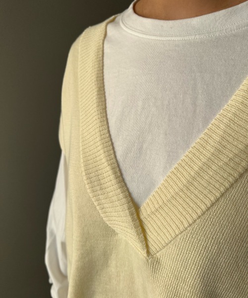 y/m(イム)の「Vネックベスト(ベスト・レディース・ブラック/ベージュ/オフホワイト・FREE)」の15枚目の写真