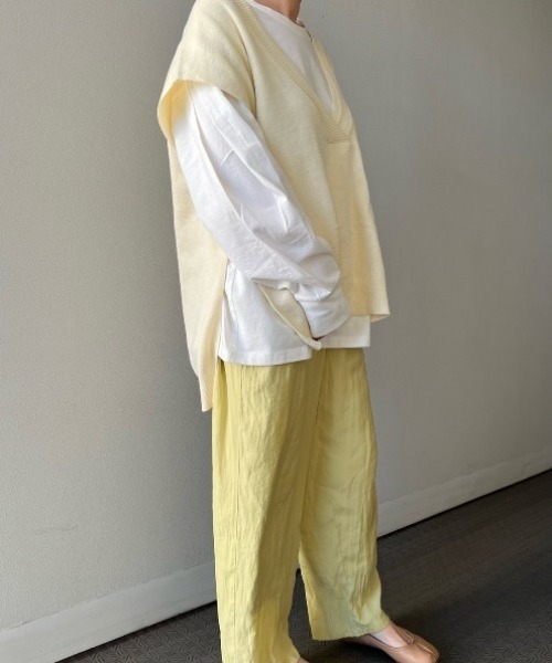 y/m(イム)の「Vネックベスト(ベスト・レディース・ブラック/ベージュ/オフホワイト・FREE)」の5枚目の写真