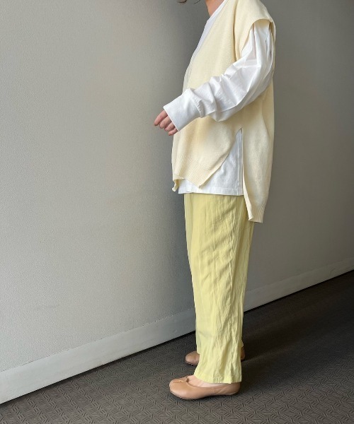 y/m(イム)の「Vネックベスト(ベスト・レディース・ブラック/ベージュ/オフホワイト・FREE)」の6枚目の写真