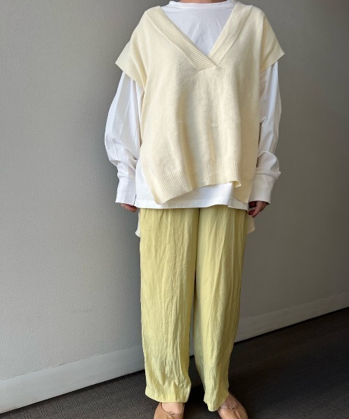 y/m(イム)の「Vネックベスト(ベスト・レディース・ブラック/ベージュ/オフホワイト・FREE)」の14枚目の写真