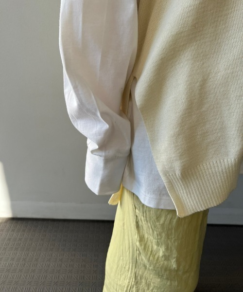 y/m(イム)の「Vネックベスト(ベスト・レディース・ブラック/ベージュ/オフホワイト・FREE)」の17枚目の写真