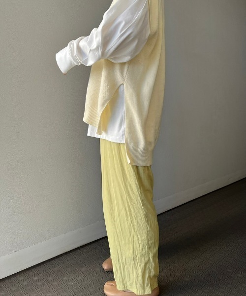 y/m(イム)の「Vネックベスト(ベスト・レディース・ブラック/ベージュ/オフホワイト・FREE)」の8枚目の写真