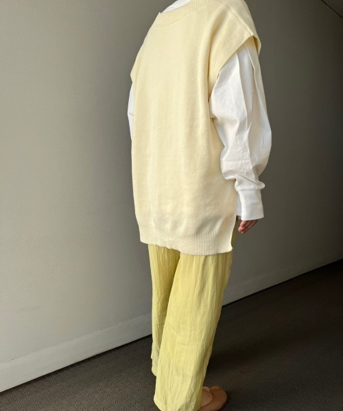 y/m(イム)の「Vネックベスト(ベスト・レディース・ブラック/ベージュ/オフホワイト・FREE)」の10枚目の写真