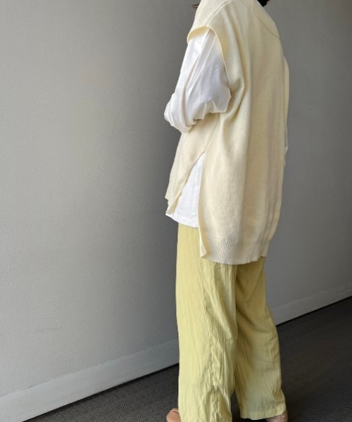 y/m(イム)の「Vネックベスト(ベスト・レディース・ブラック/ベージュ/オフホワイト・FREE)」の12枚目の写真