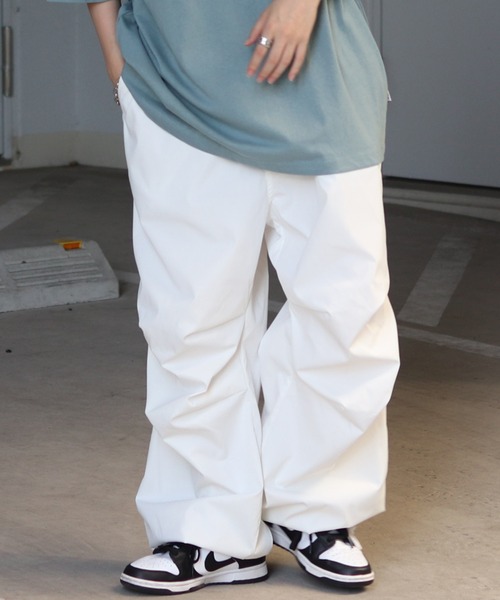 ILL'S(イルズ)の「ワイドパラシュートパンツ 裾ドローコード スノーパンツ 【ILL'S】(その他パンツ・メンズ・ブラック/カーキ/ホワイト/ブルー/イエロー・M/L)」の6枚目の写真