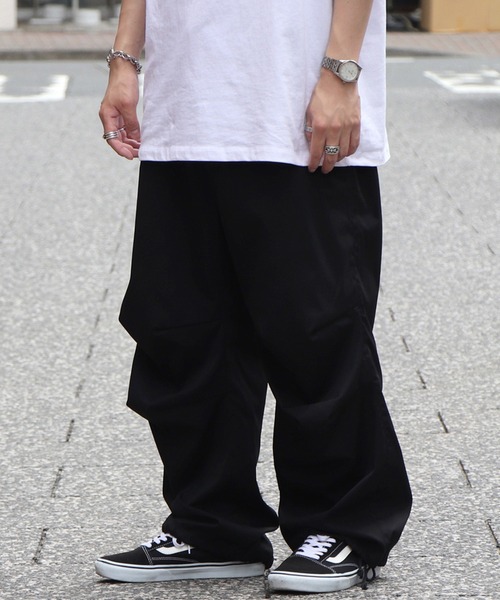 ILL'S(イルズ)の「ワイドパラシュートパンツ 裾ドローコード スノーパンツ 【ILL'S】(その他パンツ・メンズ・ブラック/カーキ/ホワイト/ブルー/イエロー・M/L)」の8枚目の写真