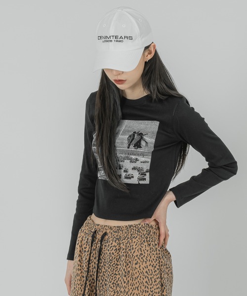 FOLLOWIN(フォロウィン)の「フロントポイントプリントロングTシャツカットソー(Tシャツ/カットソー・レディース・アイボリー/ブラック・FREE)」の2枚目の写真