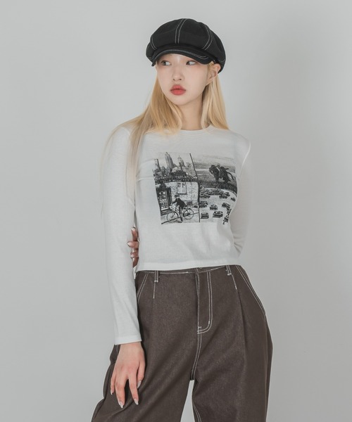 FOLLOWIN(フォロウィン)の「フロントポイントプリントロングTシャツカットソー(Tシャツ/カットソー・レディース・アイボリー/ブラック・FREE)」の5枚目の写真